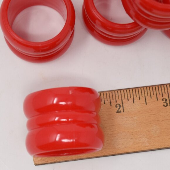 Vintage Napkin Rings Plastic Red Festive Set of 5 Granny Chic Diner Holiday Xmas - Picture 6 of 9